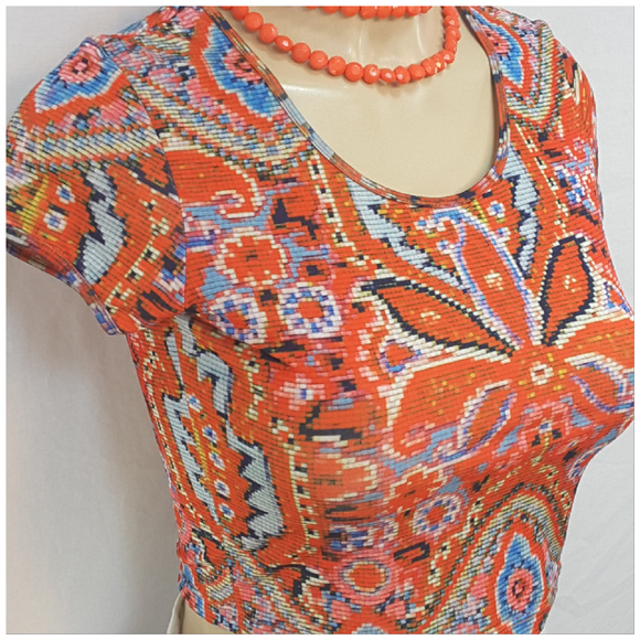 WILD & ALIVE Body Hugging Crop Top, size Small - Picture 4 of 8